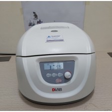 Máy ly tâm lâm sàng Dlab DM 0412