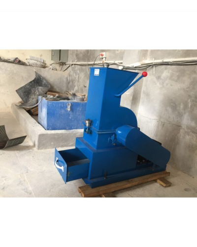 Máy nghiền đập búa Model: PCZ 180x150 Máy nghiền đập búa Model: PCZ 180x150